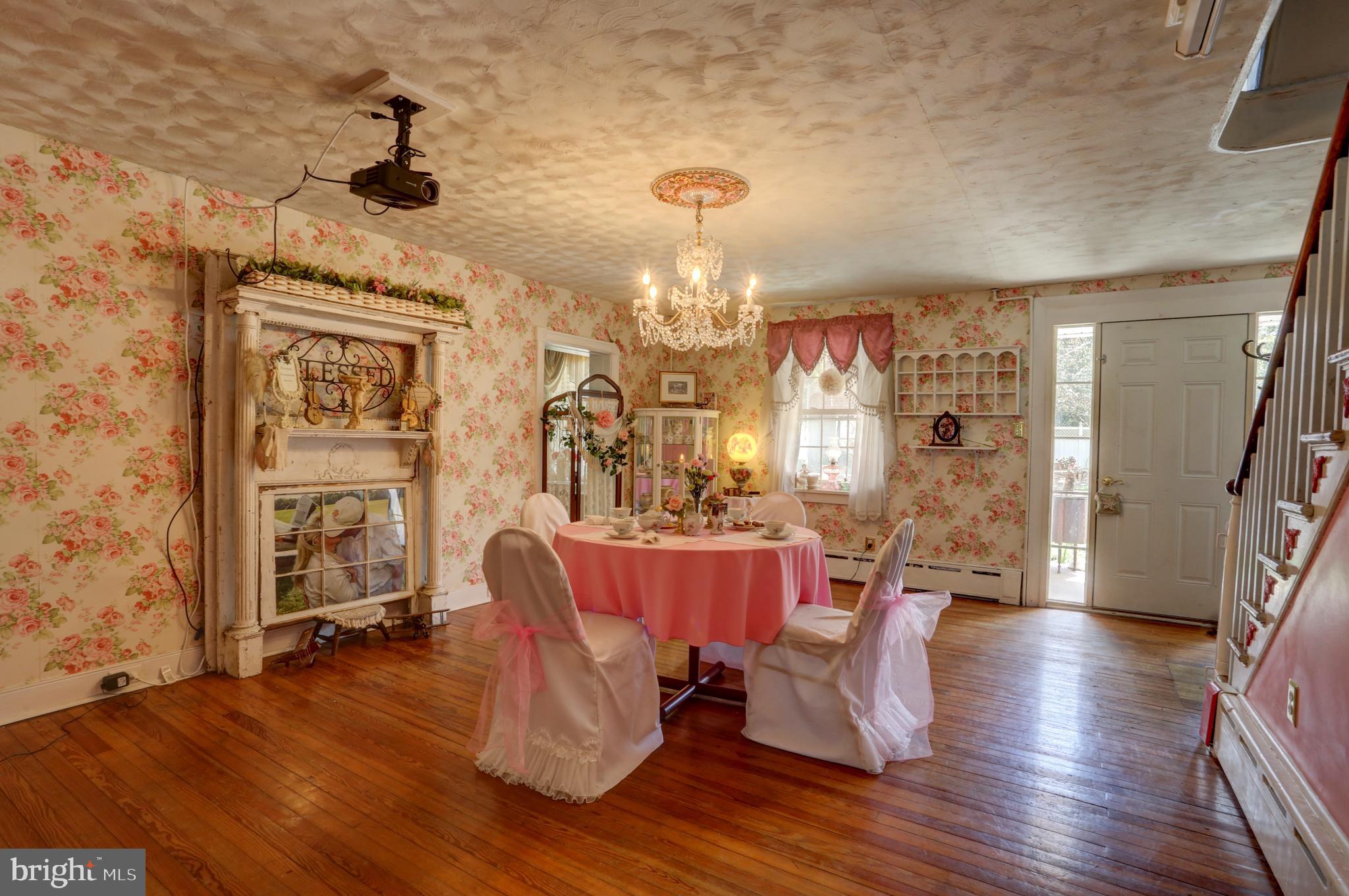 CAERNARVON TWP - Residential