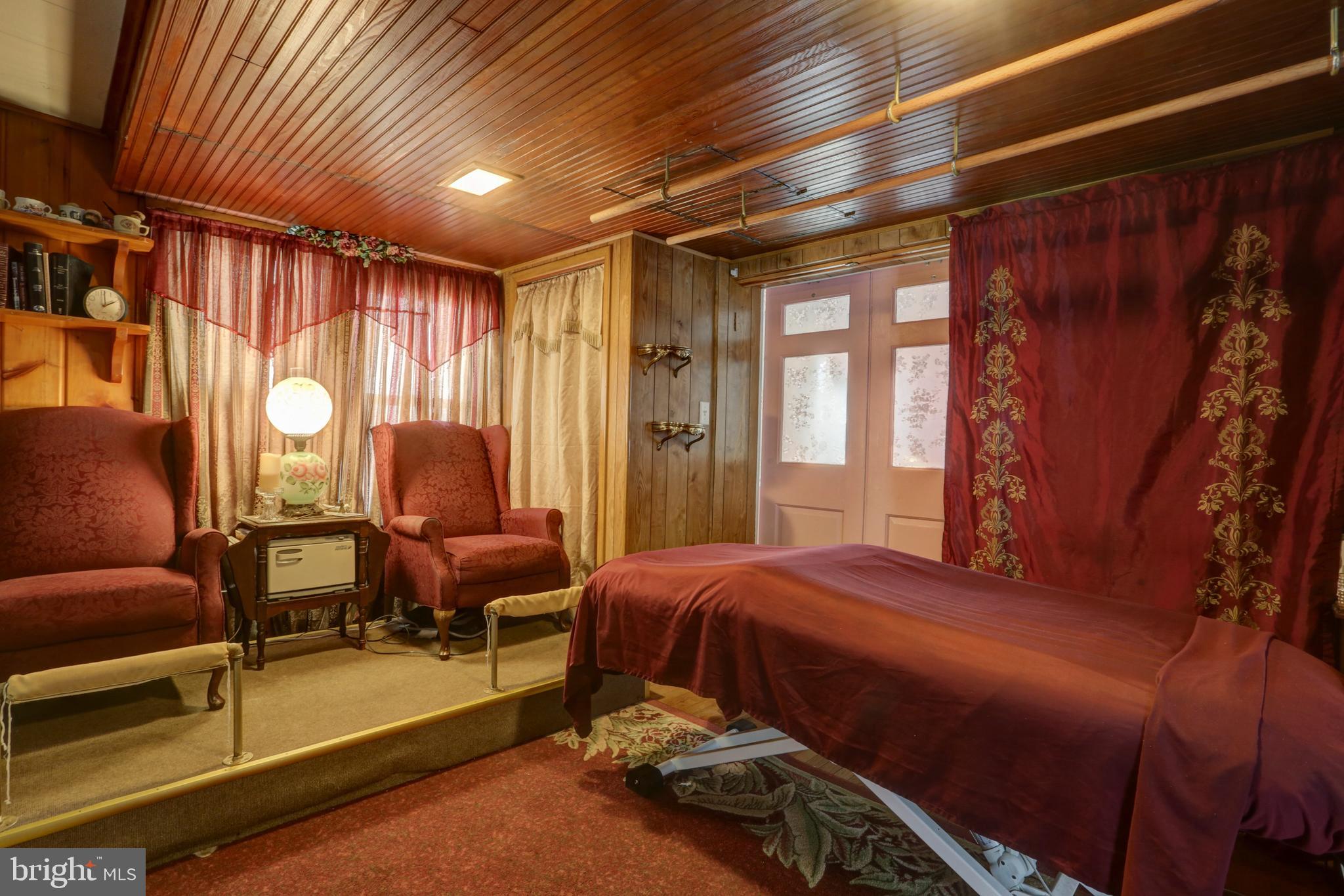 CAERNARVON TWP - Residential