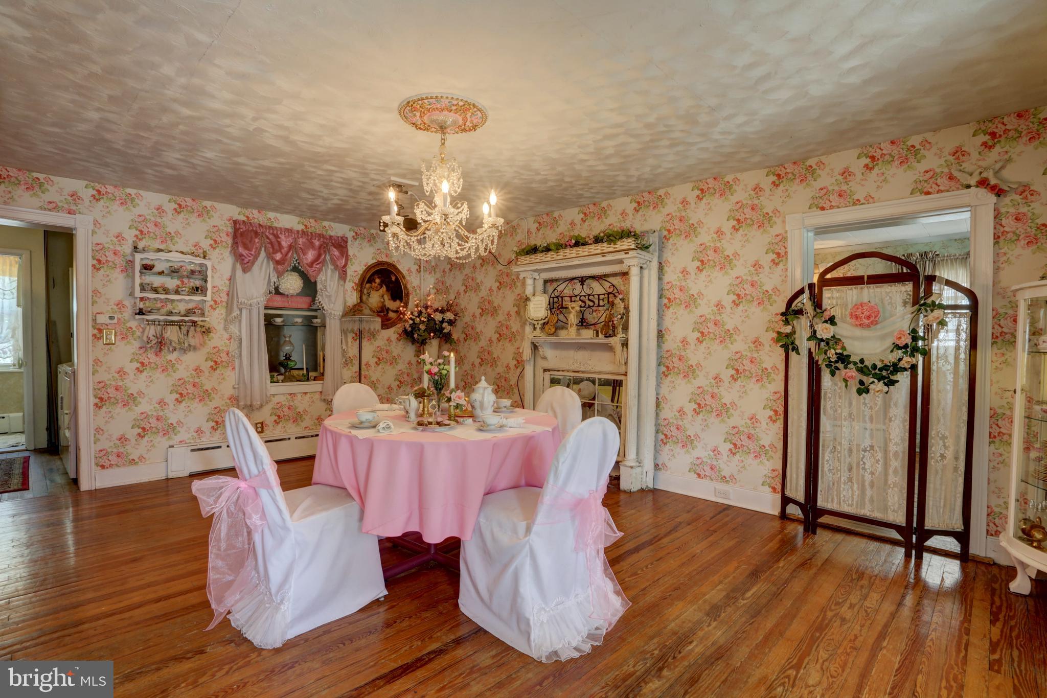 CAERNARVON TWP - Residential