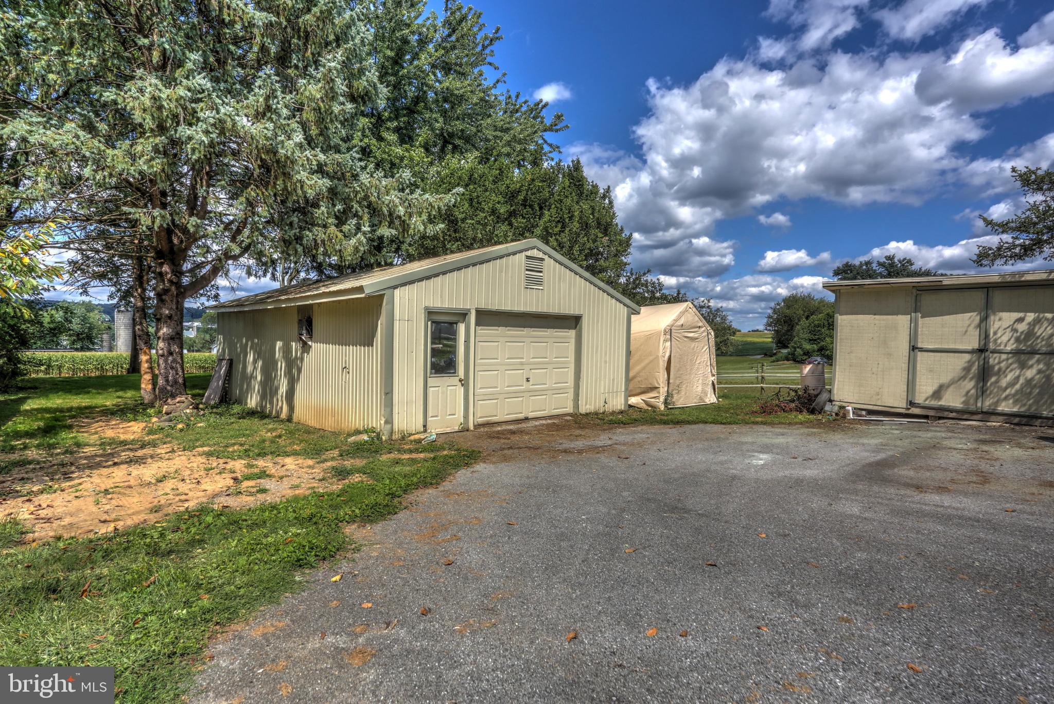 CAERNARVON TWP - Residential