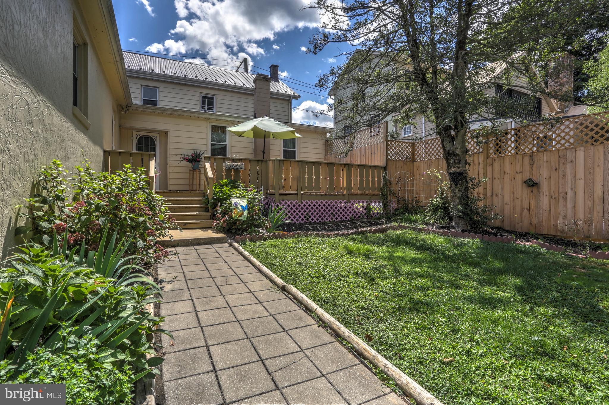 CAERNARVON TWP - Residential