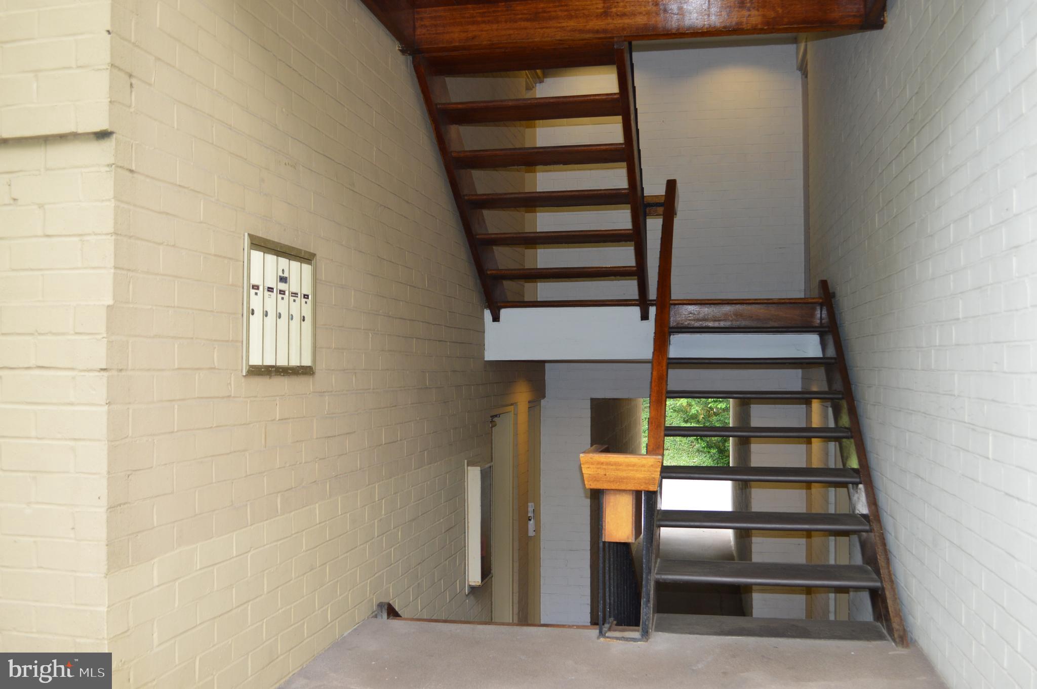 CROSS KEYS - Residential Lease