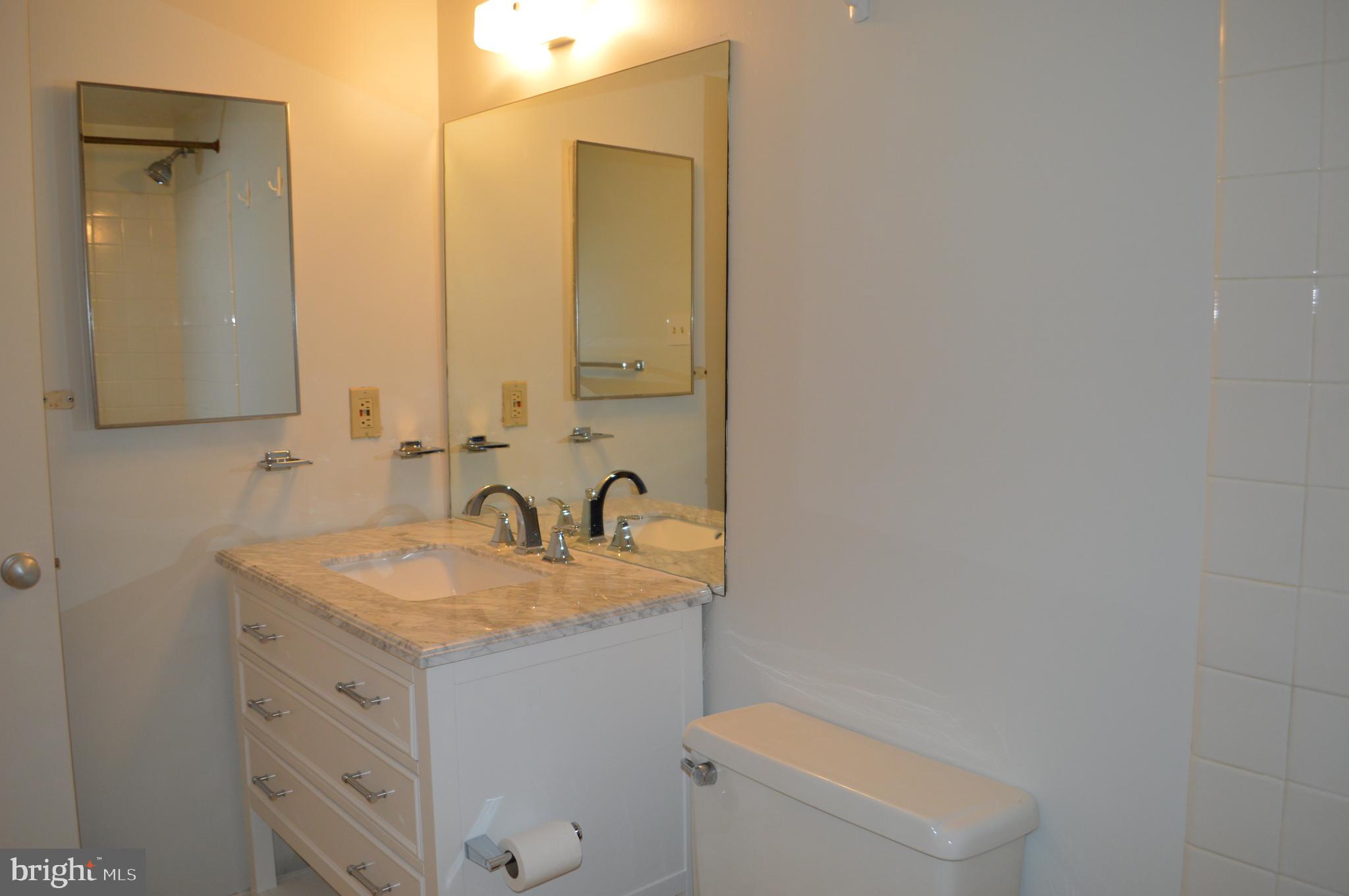 CROSS KEYS - Residential Lease