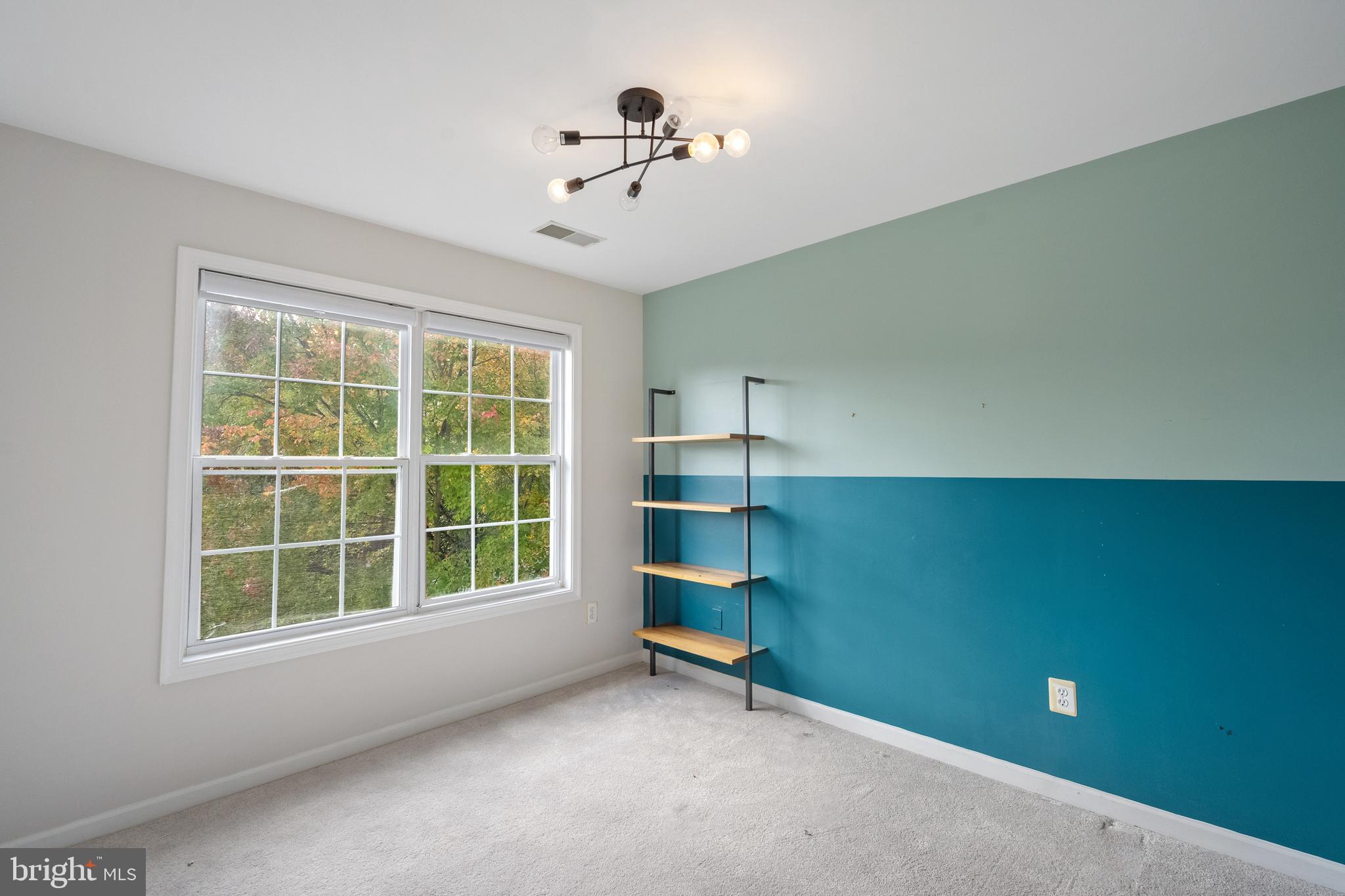 POTOMAC LAKES - Residential Lease