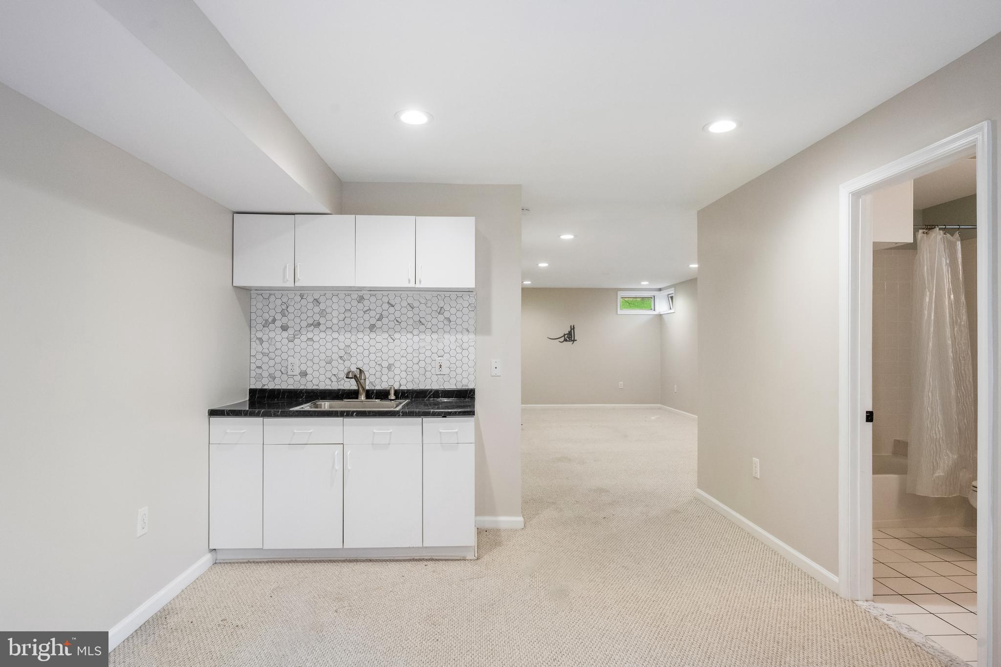 POTOMAC LAKES - Residential Lease