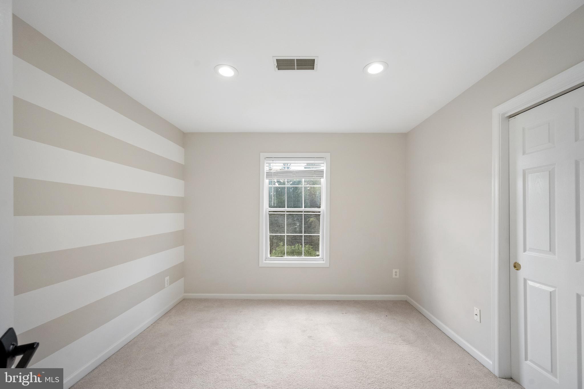 POTOMAC LAKES - Residential Lease