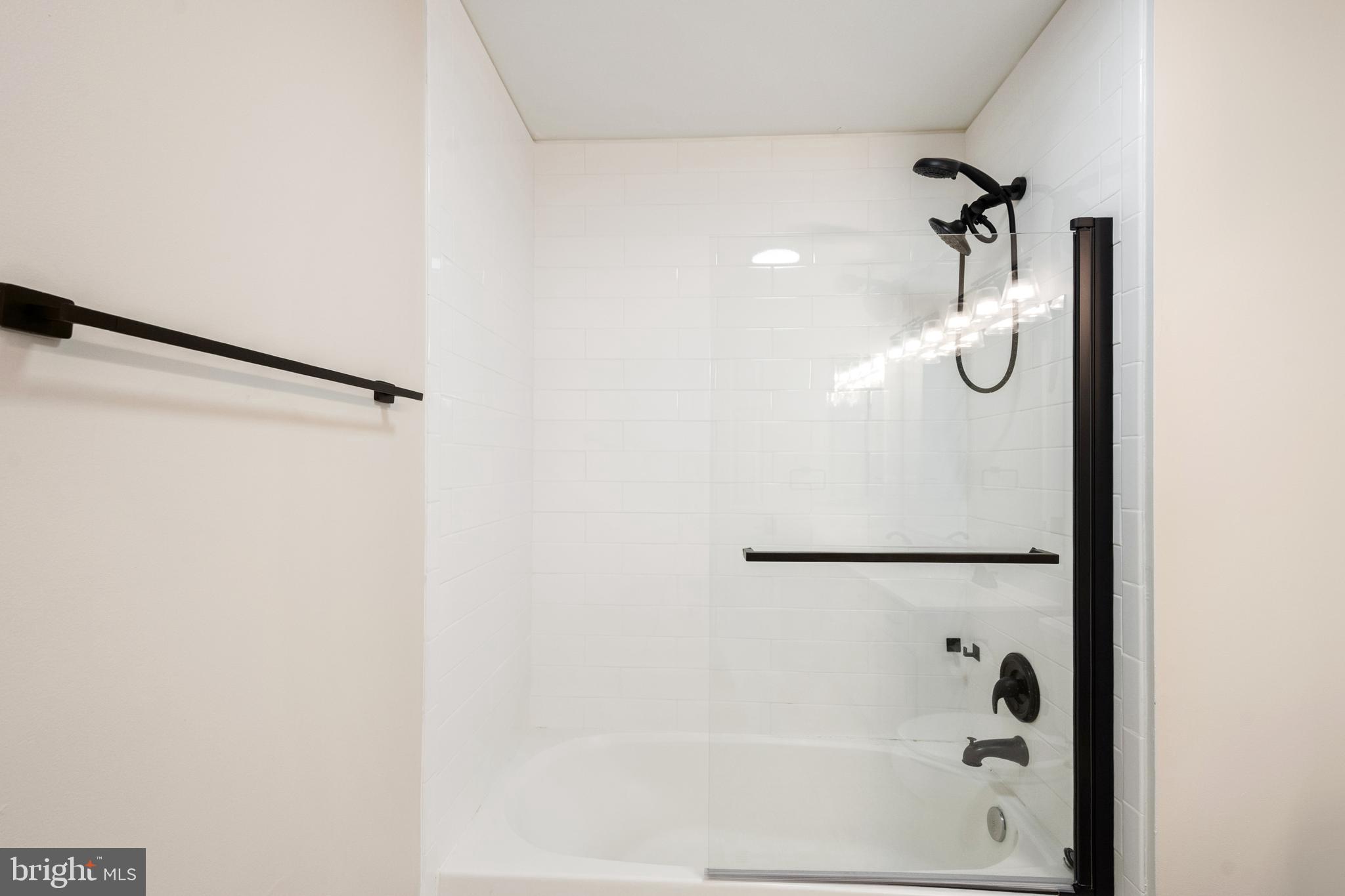 POTOMAC LAKES - Residential Lease