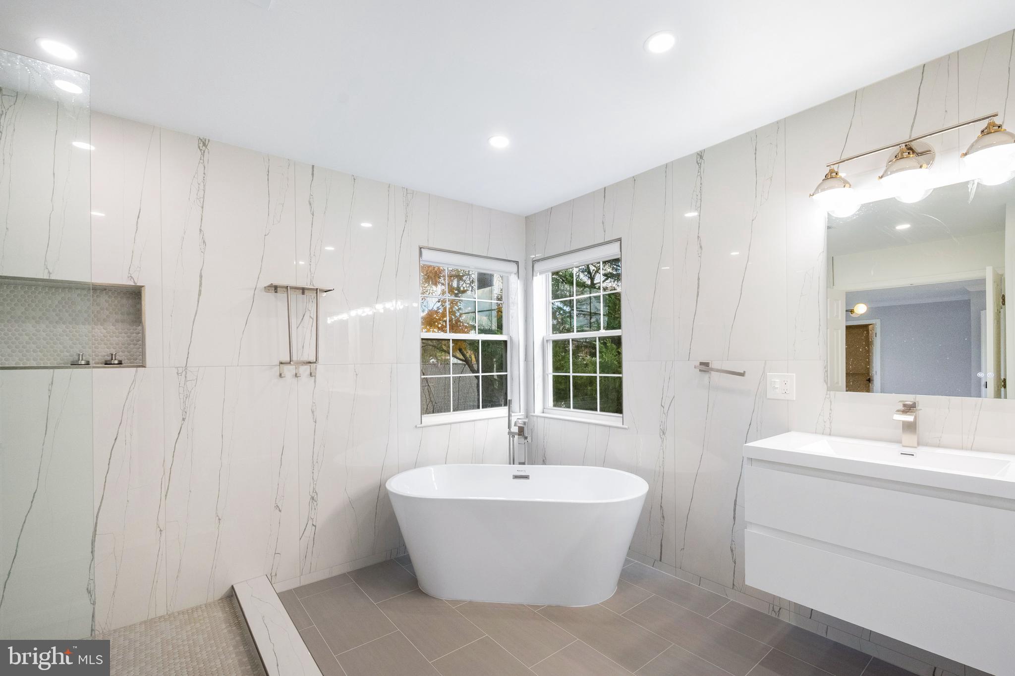 POTOMAC LAKES - Residential Lease