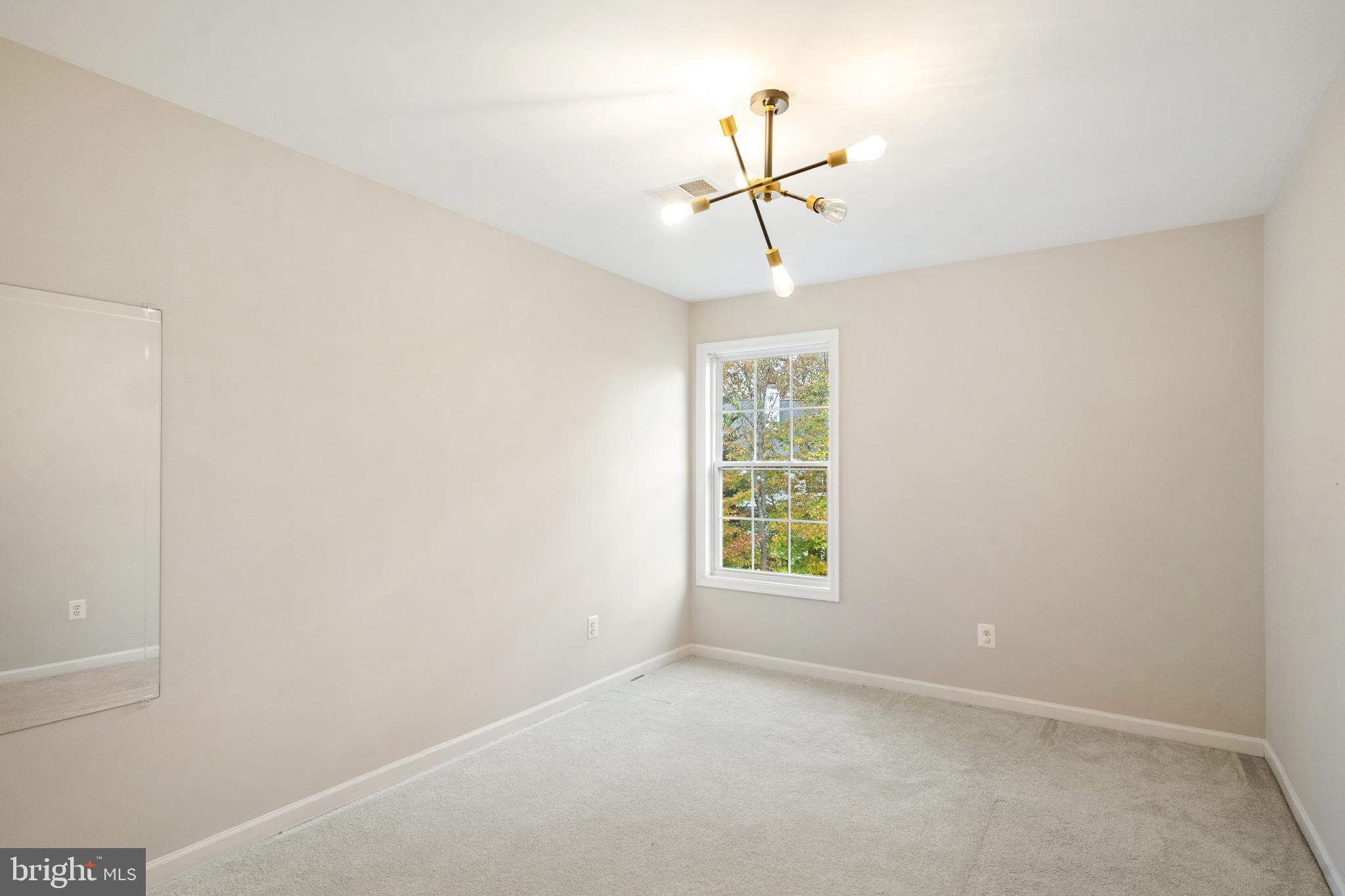 POTOMAC LAKES - Residential Lease