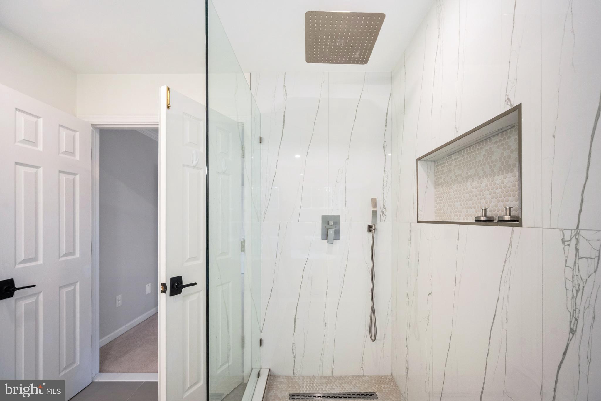 POTOMAC LAKES - Residential Lease