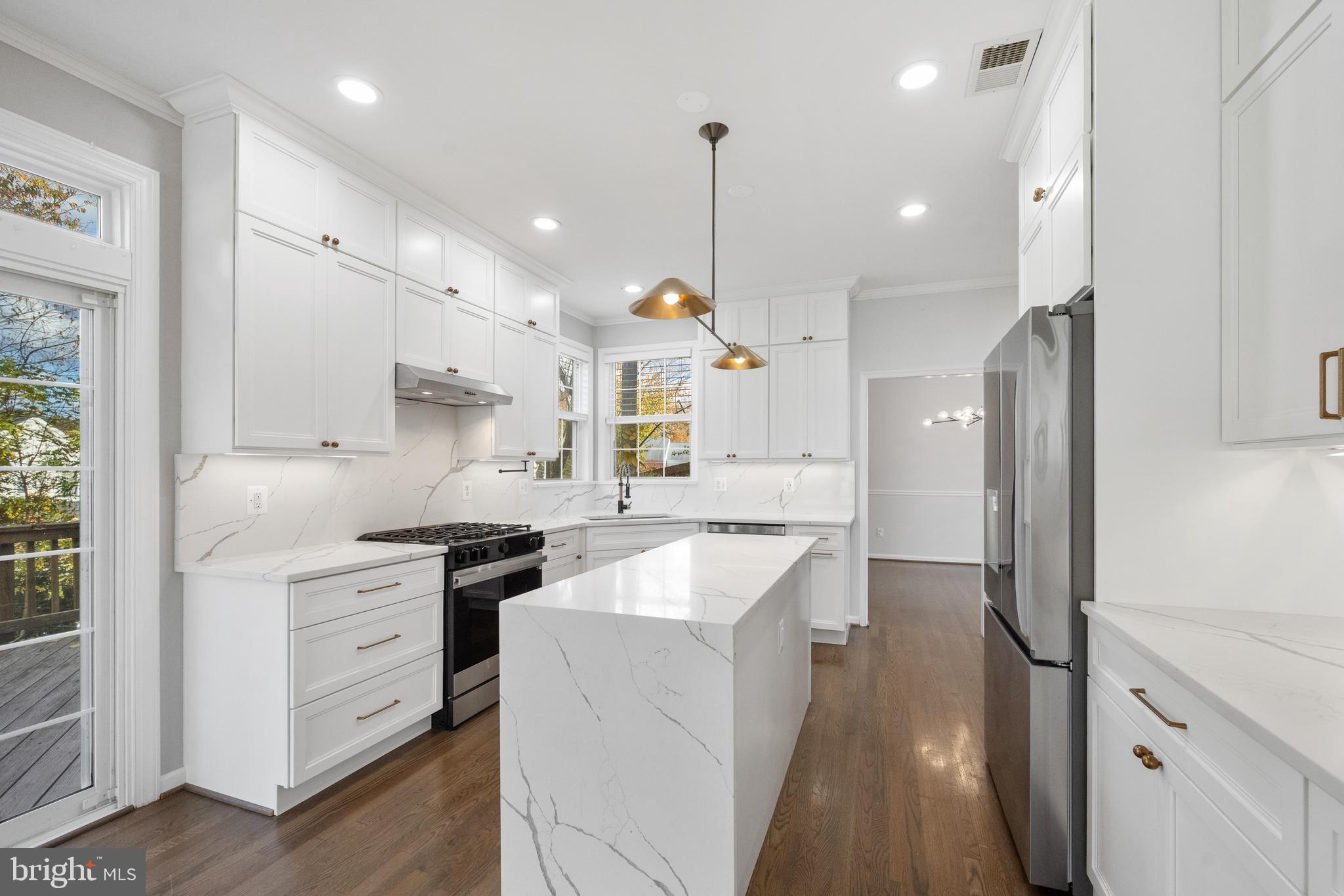 POTOMAC LAKES - Residential Lease