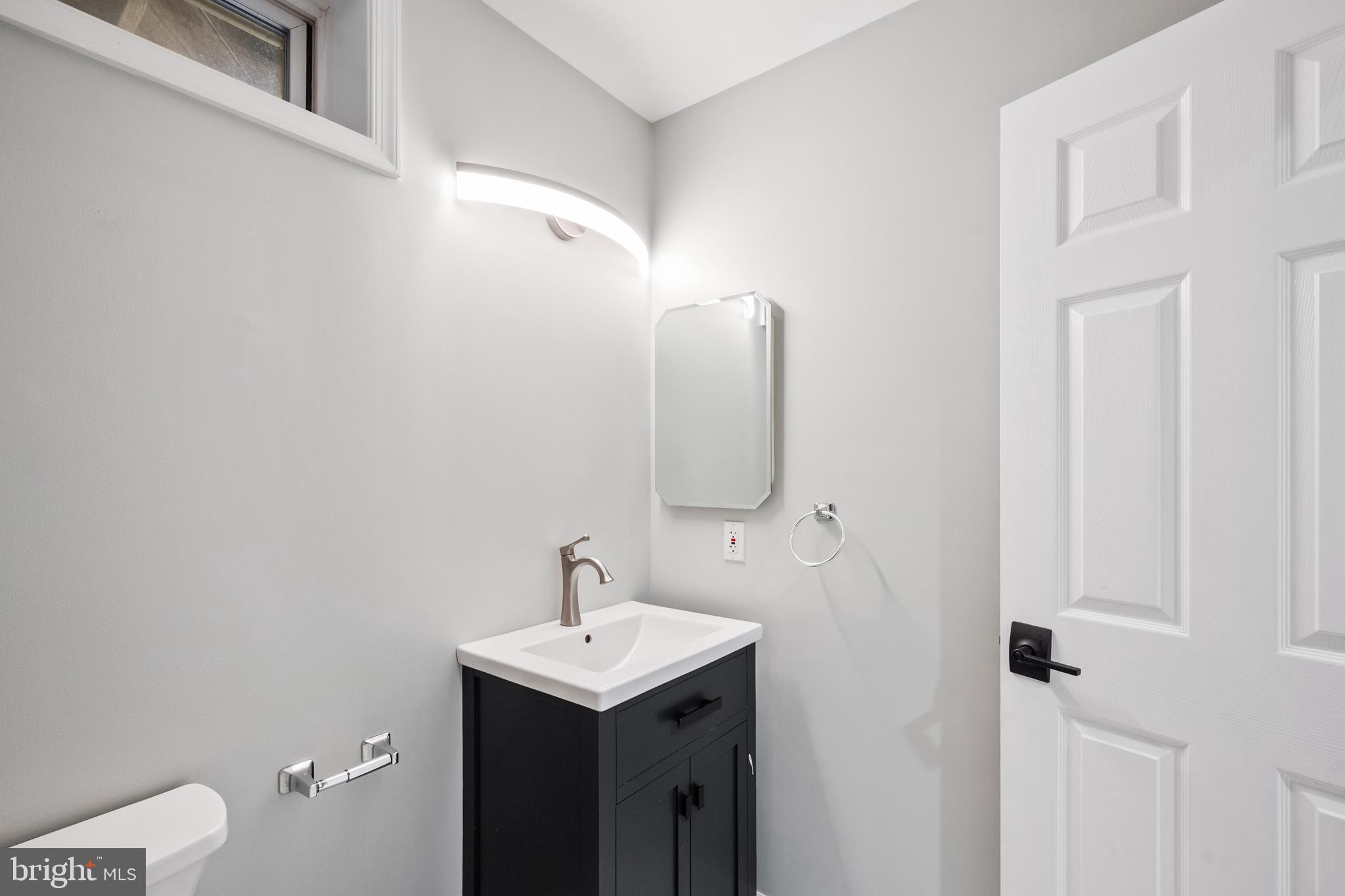 POTOMAC LAKES - Residential Lease