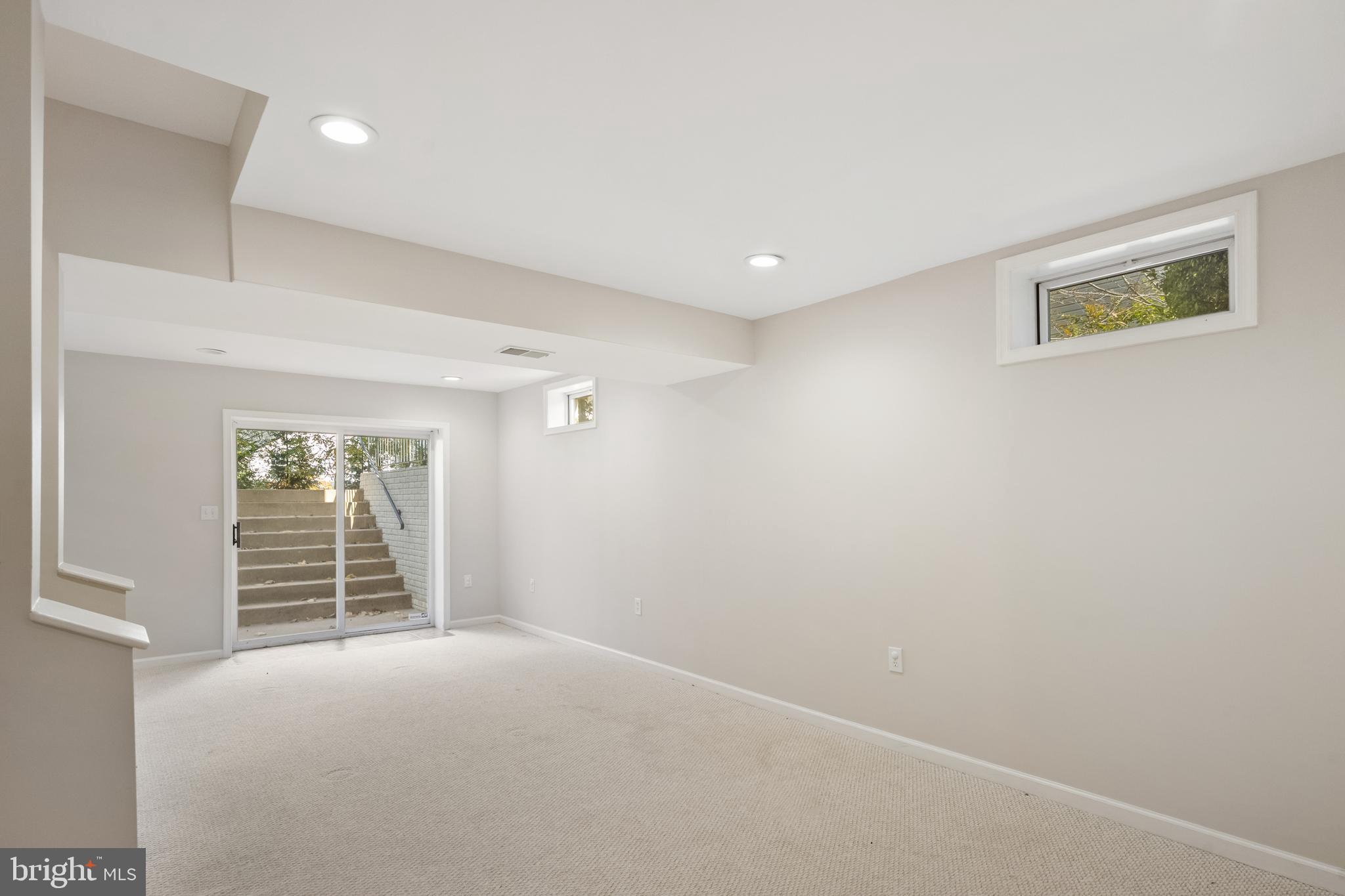 POTOMAC LAKES - Residential Lease