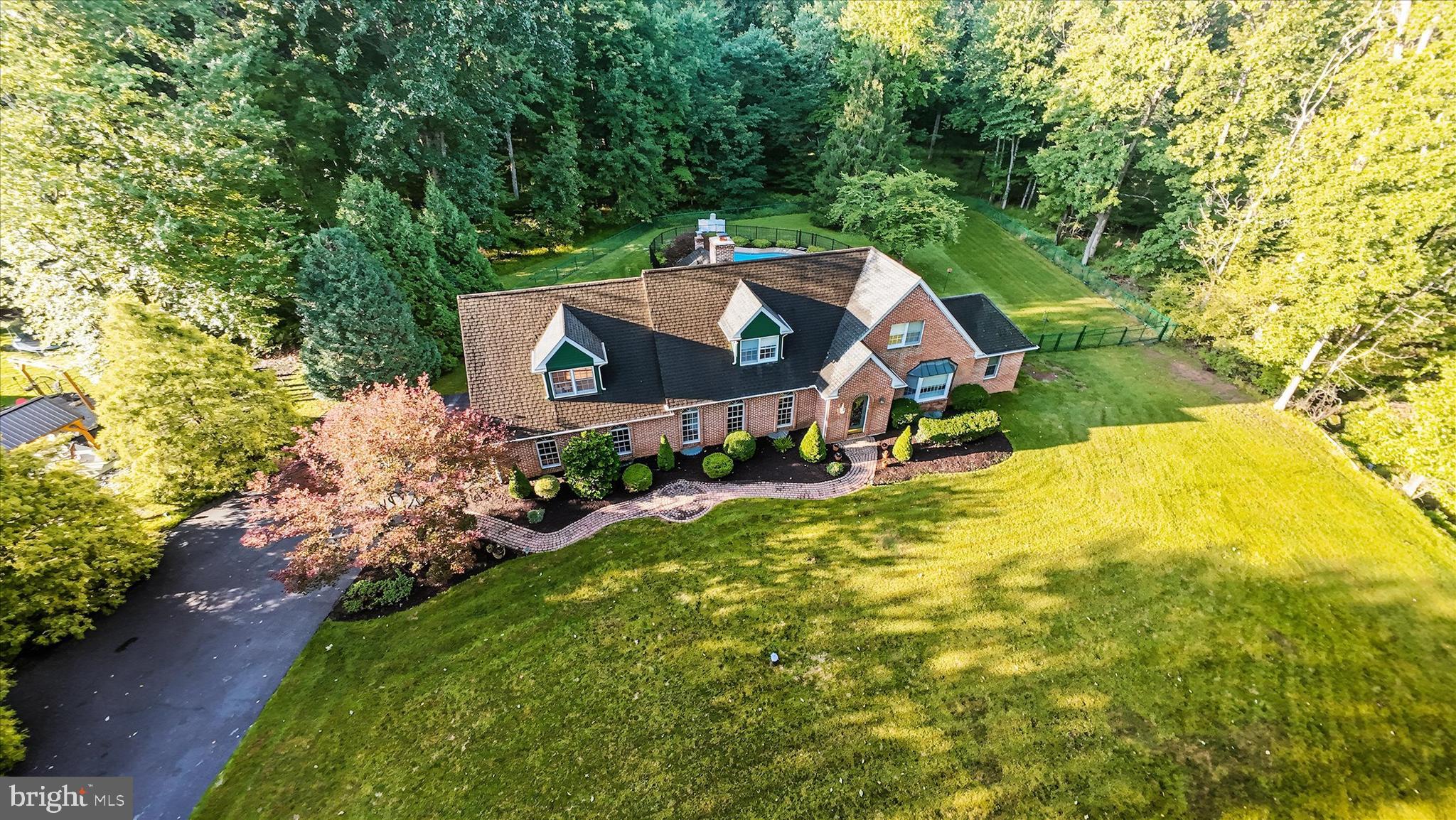 8 TIMBER BROOK DRIVE