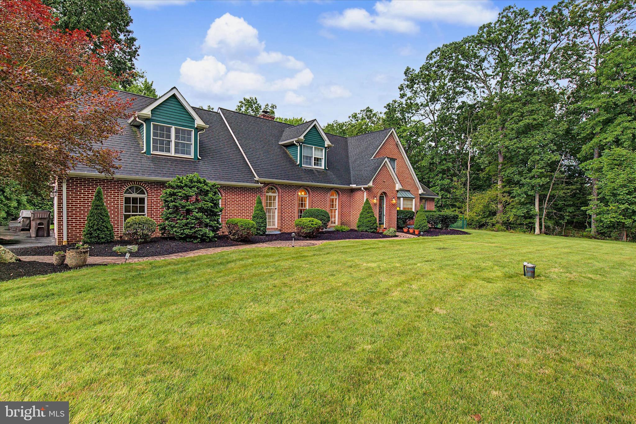 8 TIMBER BROOK DRIVE