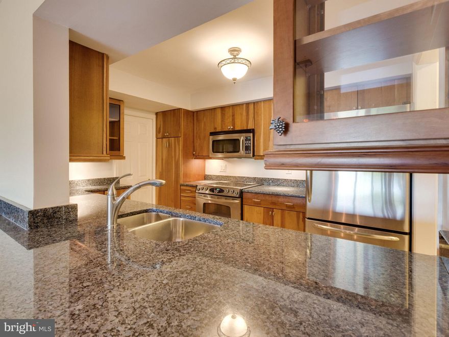 Commuters Dream Location, steps away from the Braddock Rd Metro. Minutes to Old Town, Pentagon, Crystal City, (AMAZON) DC, Shops & Restaurants. Renovated Kitchen w/Granite Counters, Wood Floors Throughout, Garage Parking. Rare 3 Bedroom.