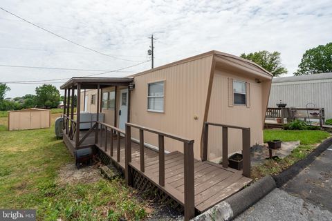 Photo of 1963 SHEAFFER RD #14, ELIZABETHTOWN, PA 17022 (MLS # PALA2033378)