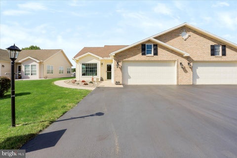 Townhouse For Sale - 12 Grayson View Court<br/> Snyder County, SELINSGROVE, PA 17870