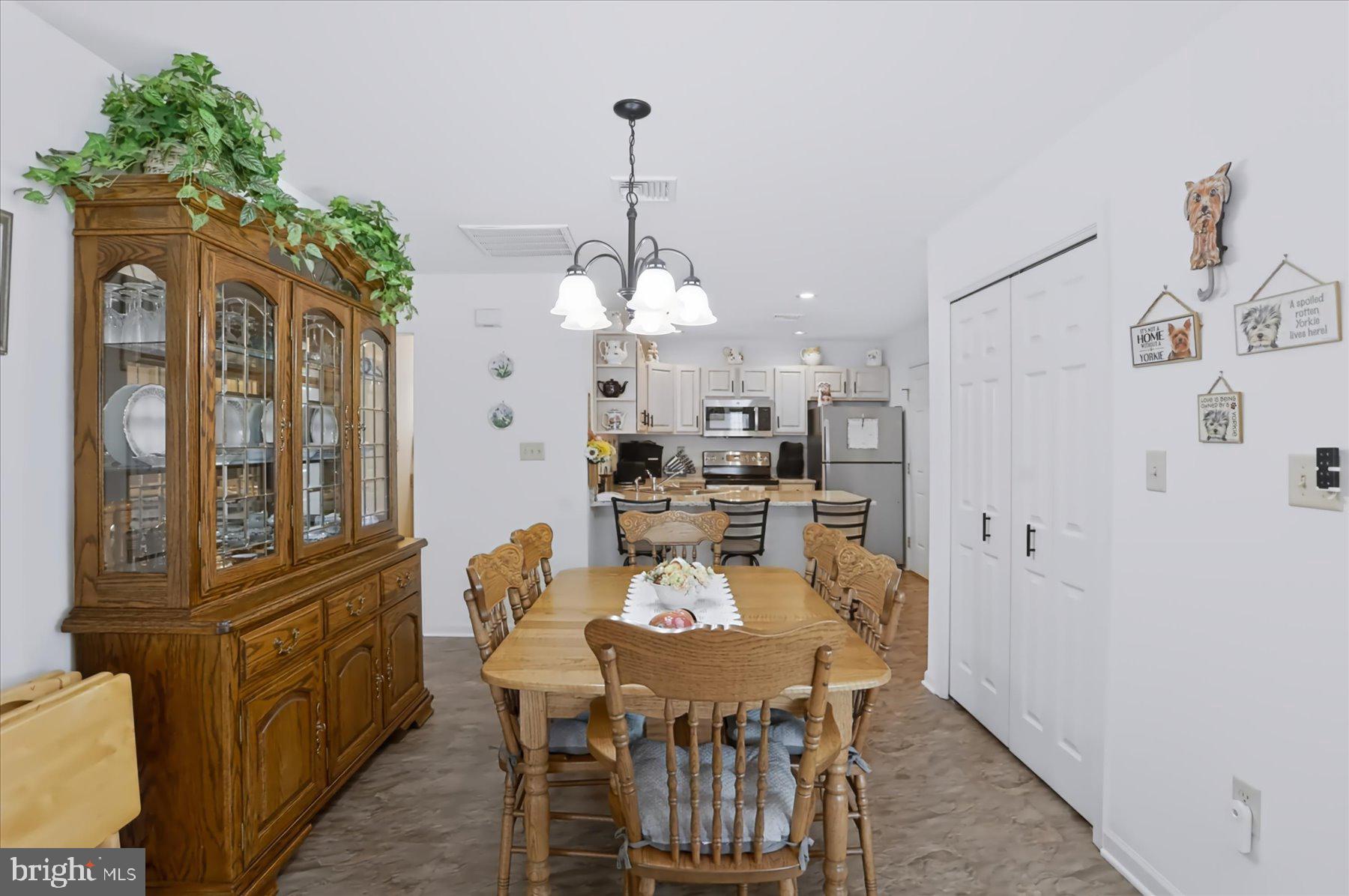 12 GRAYSON VIEW COURT