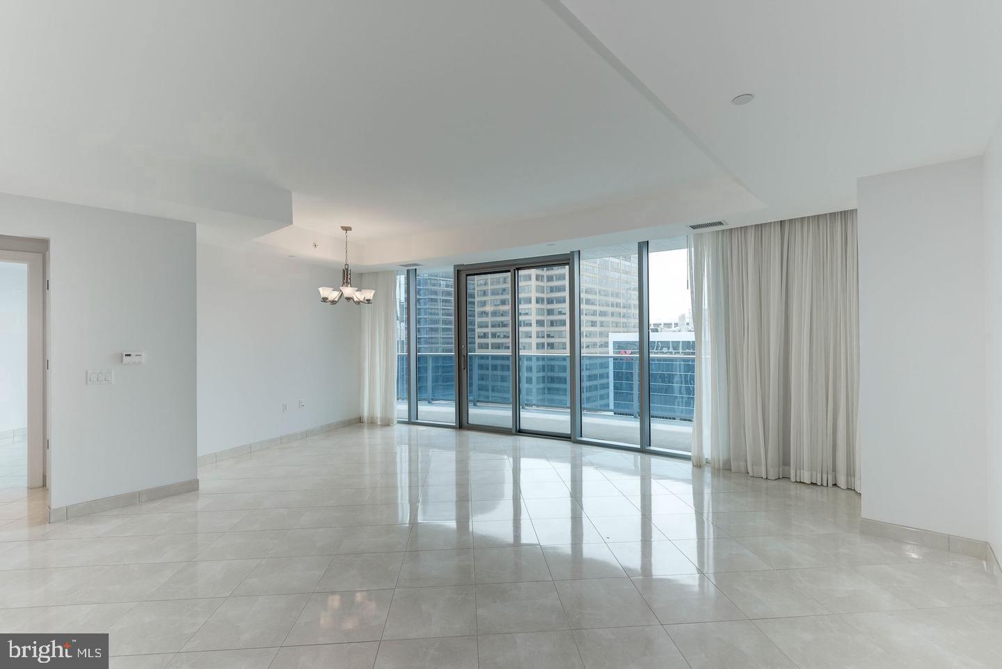 ROSSLYN - Residential Lease