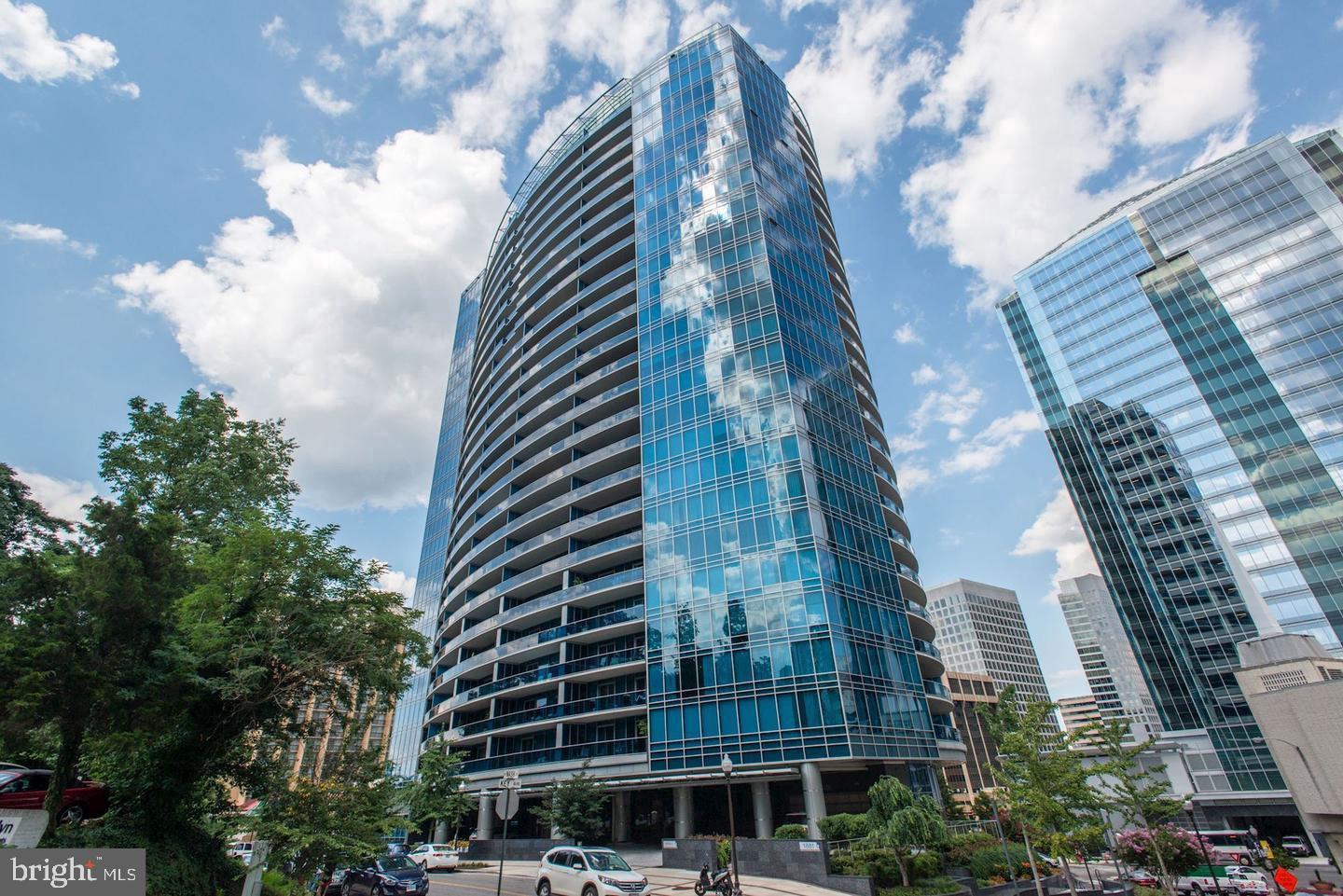 ROSSLYN - Residential Lease