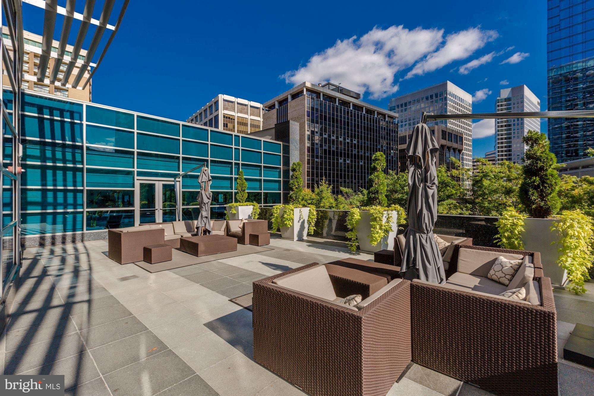 ROSSLYN - Residential Lease