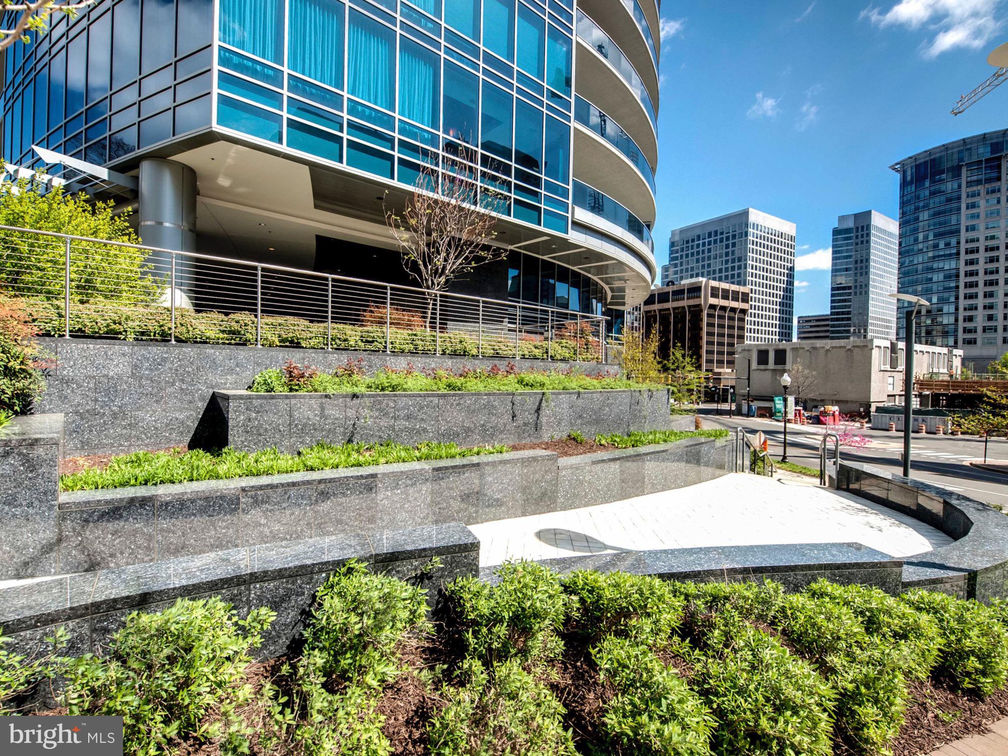 ROSSLYN - Residential Lease