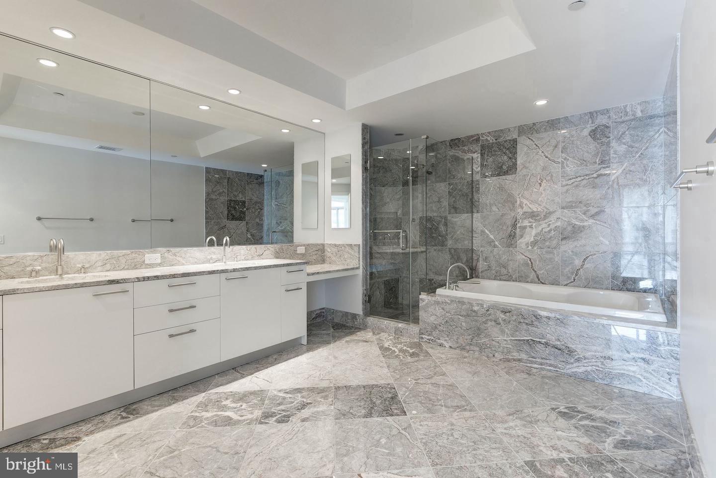 ROSSLYN - Residential Lease