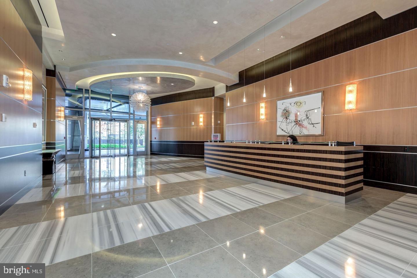 ROSSLYN - Residential Lease