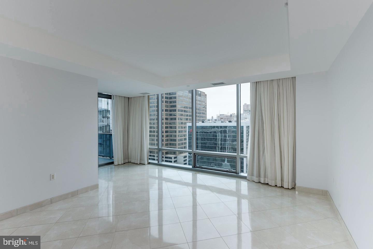 ROSSLYN - Residential Lease