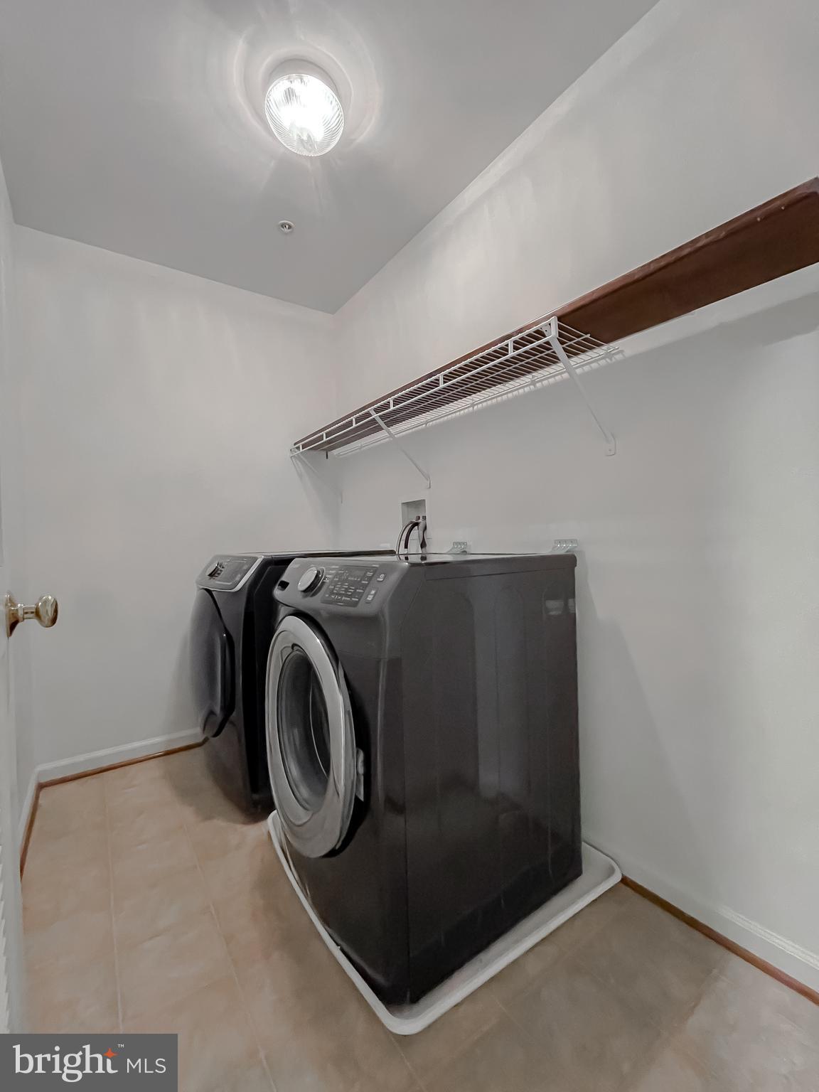 DAHLIA PARK OF WILDEWOOD - Residential Lease