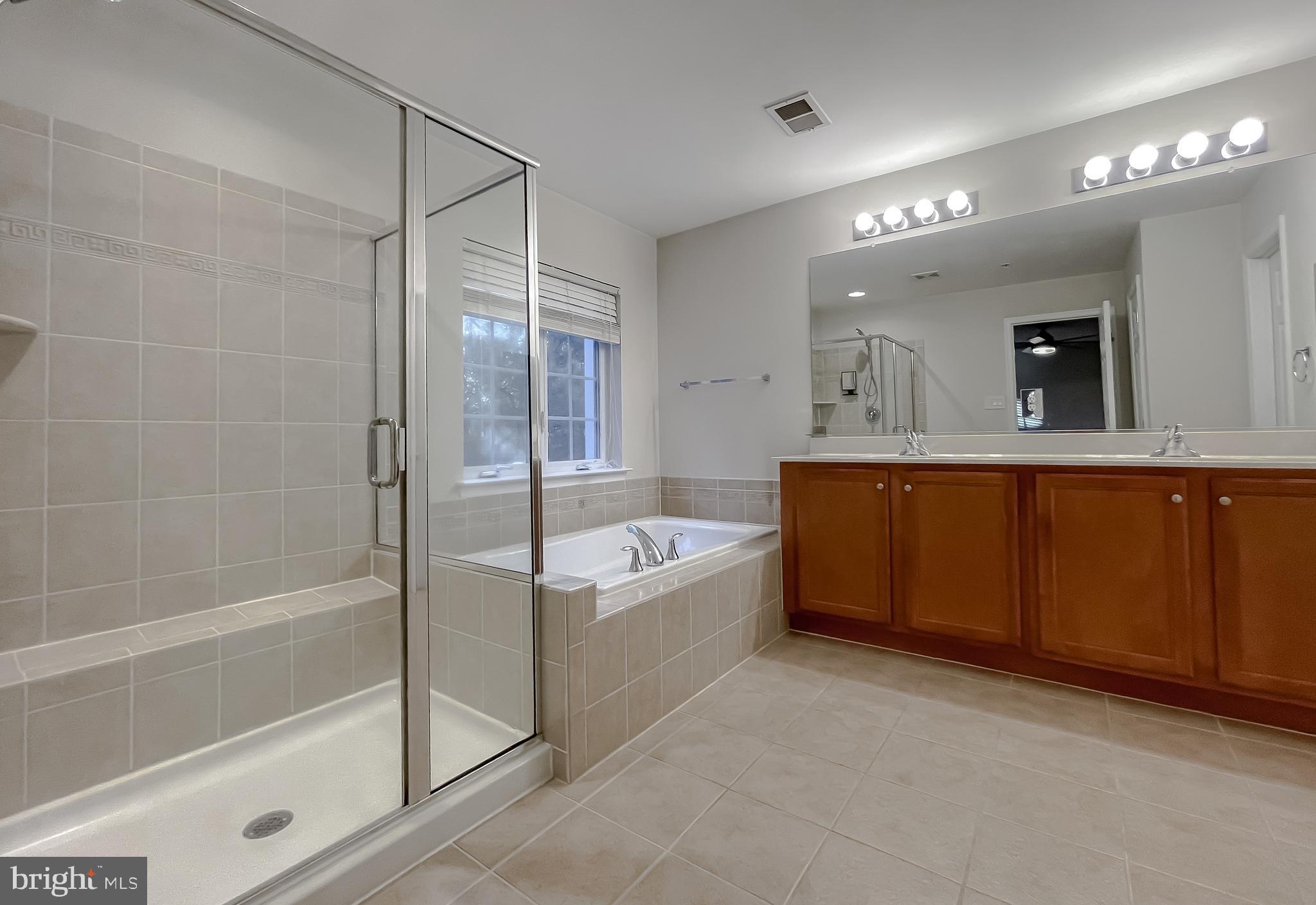 DAHLIA PARK OF WILDEWOOD - Residential Lease