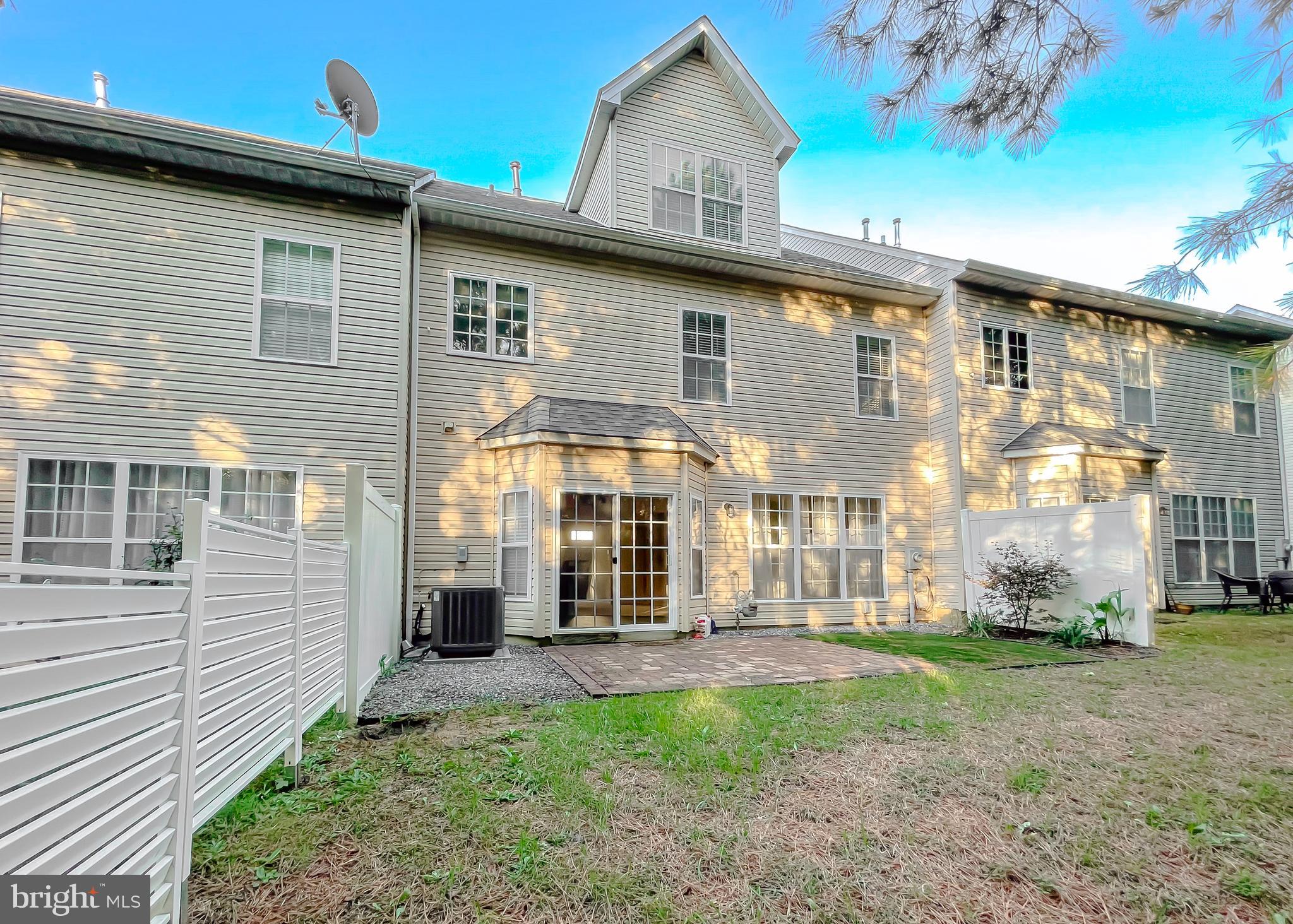 DAHLIA PARK OF WILDEWOOD - Residential Lease