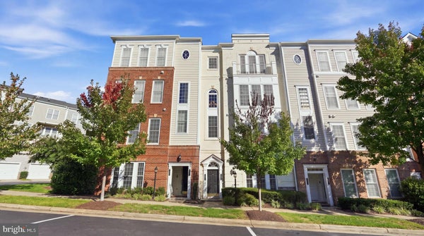 2418 BROOKMOOR LN, WOODBRIDGE, VA 22191 - Image f3ee4bb7c81800bfa27e04bda3ad1daf/1314370148