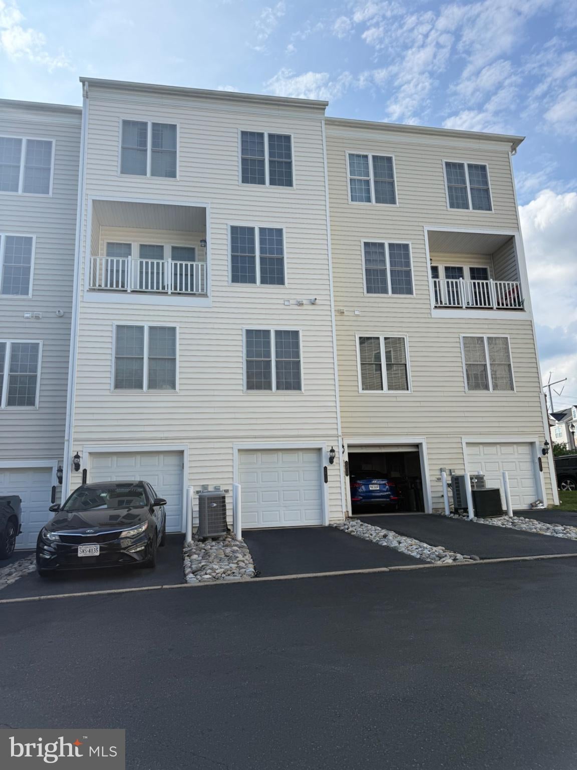 2418 BROOKMOOR LANE