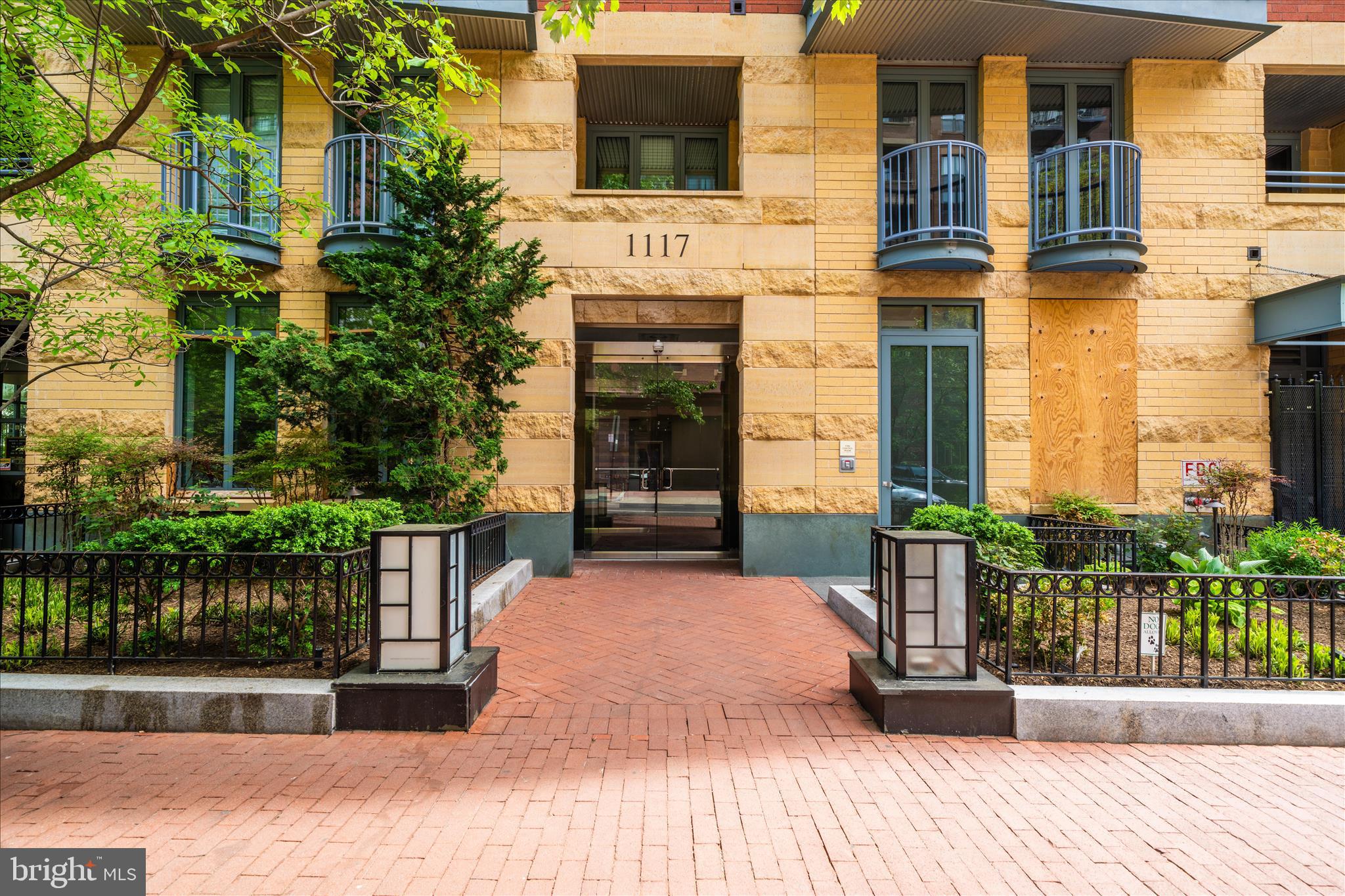 1117 10TH STREET NW 1009