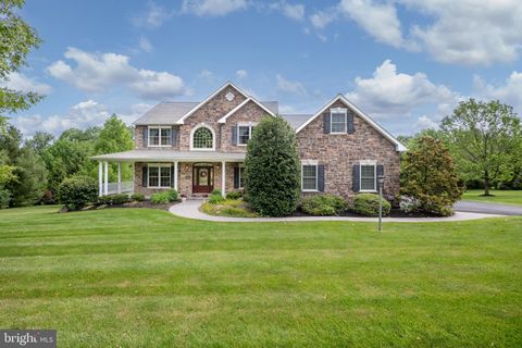 Homes For Sale - 7447 Bell Gate Road<br/> COOPERSBURG, PA 18036