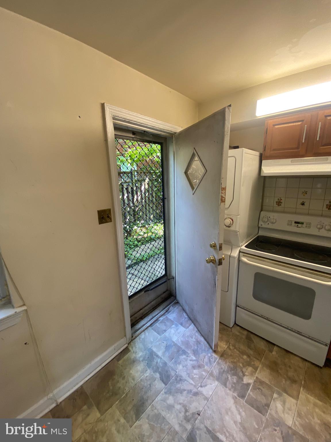 DOUGLAS PARK - Residential Lease