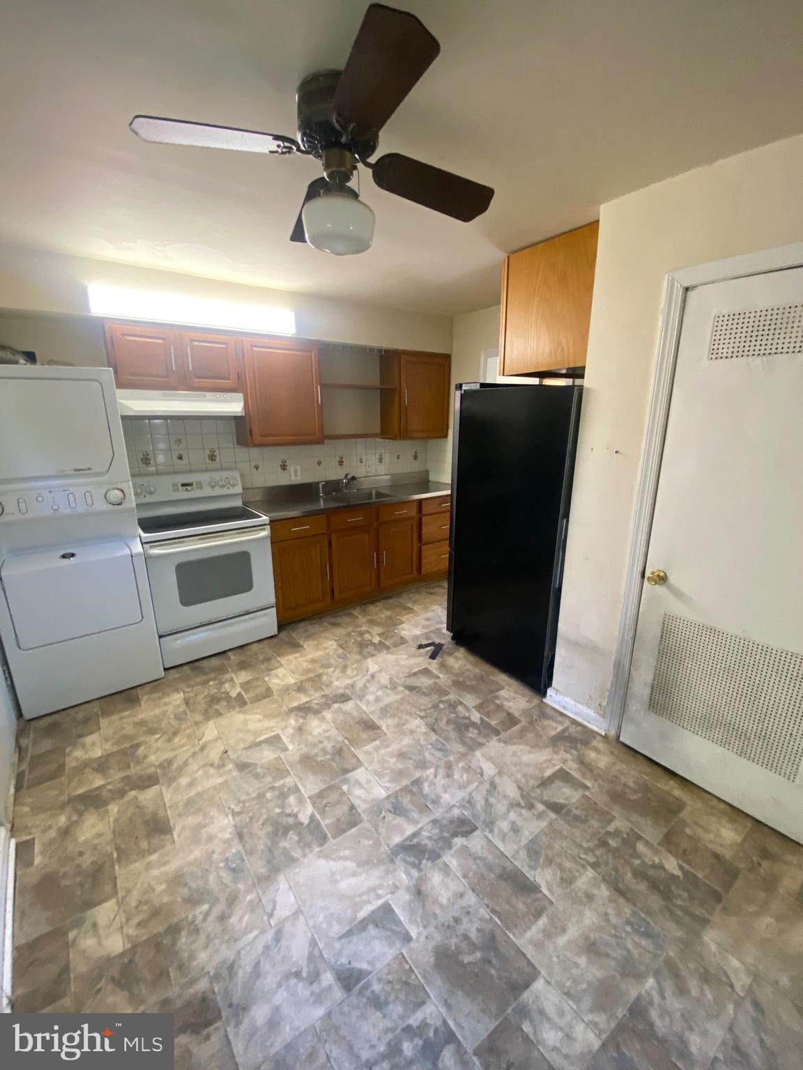 DOUGLAS PARK - Residential Lease