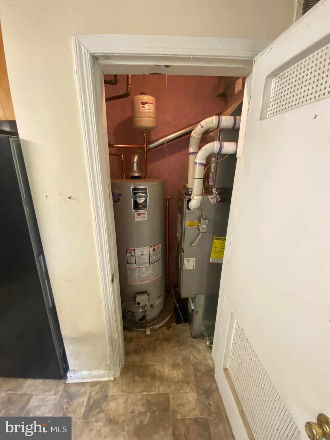 DOUGLAS PARK - Residential Lease