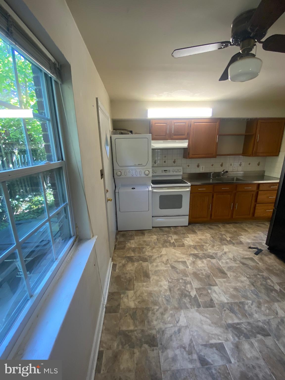 DOUGLAS PARK - Residential Lease