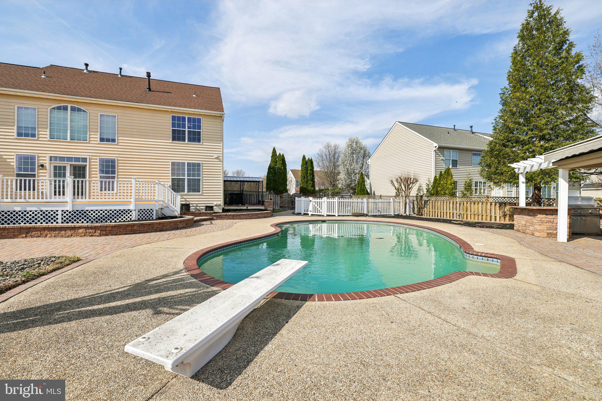 ASHBROOK - Residential