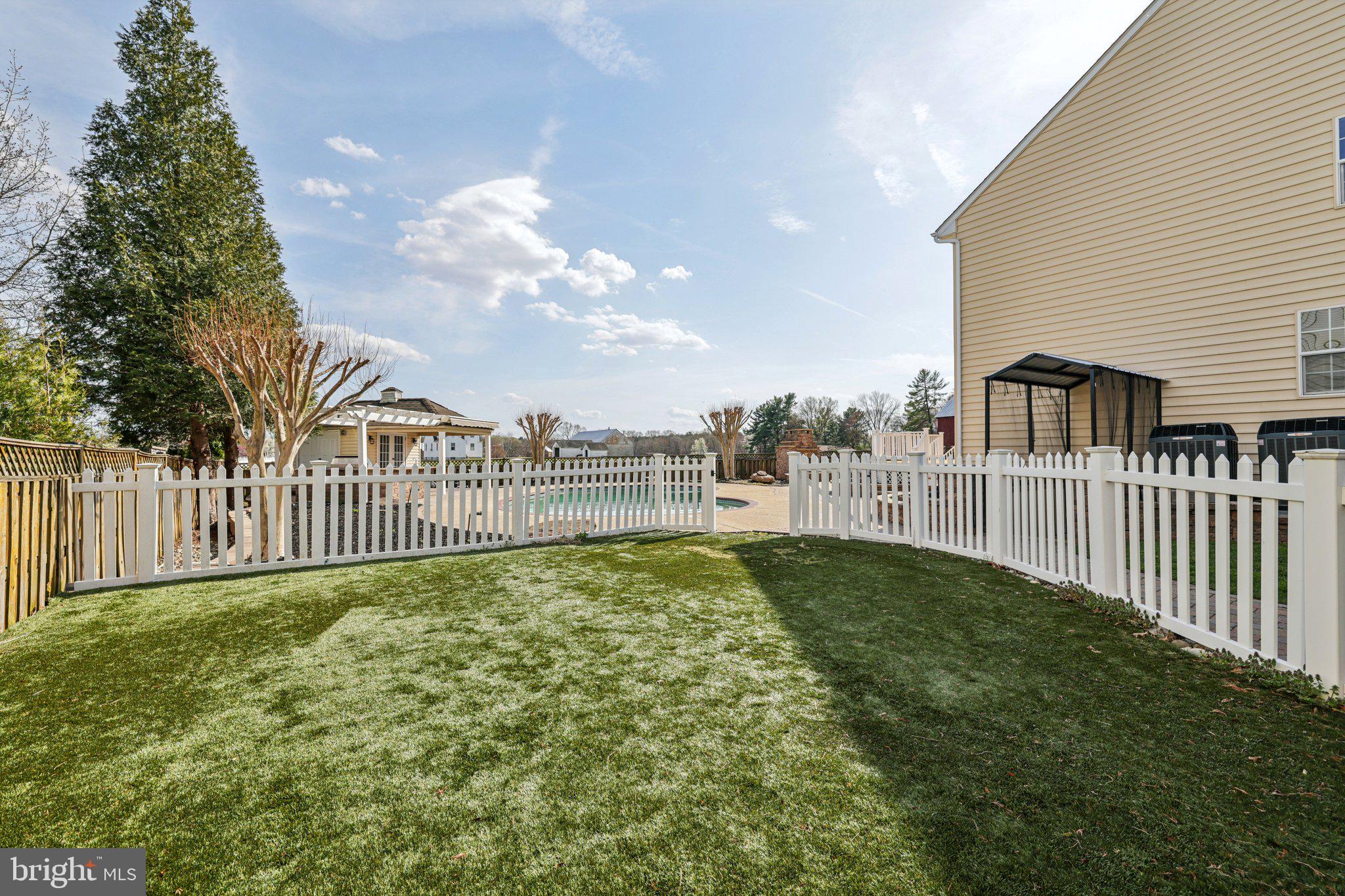 ASHBROOK - Residential