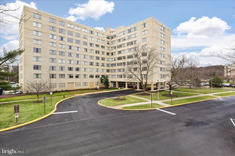 Condo For Sale - 6641 Wakefield Drive #703<br/> ALEXANDRIA, VA 22307