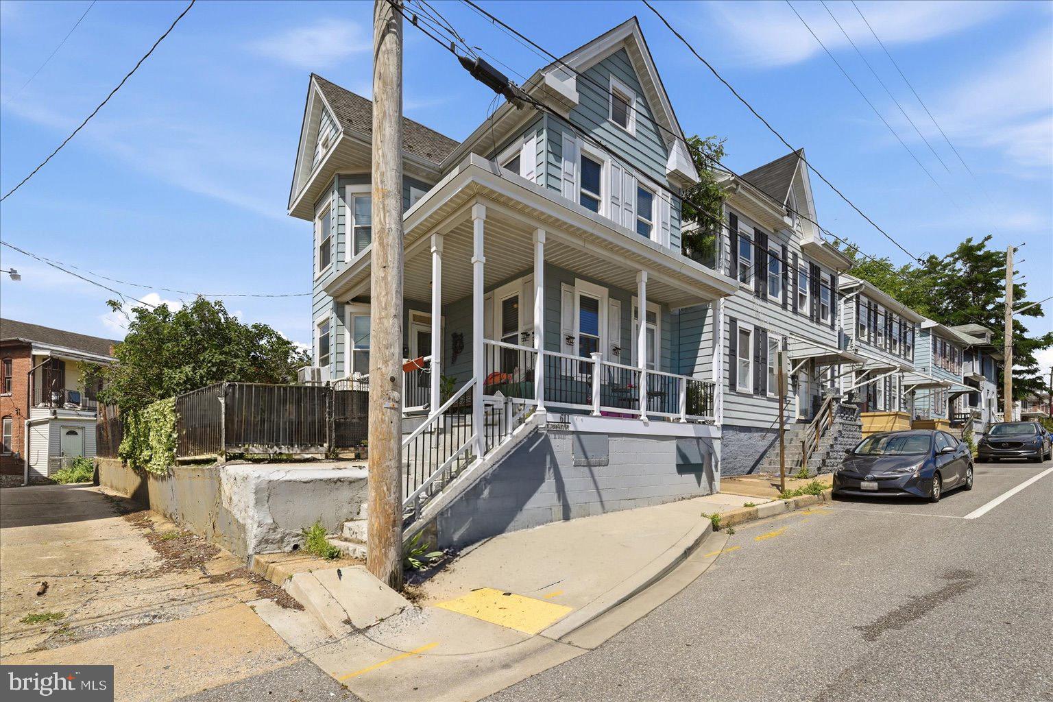 611 WASHINGTON AVENUE