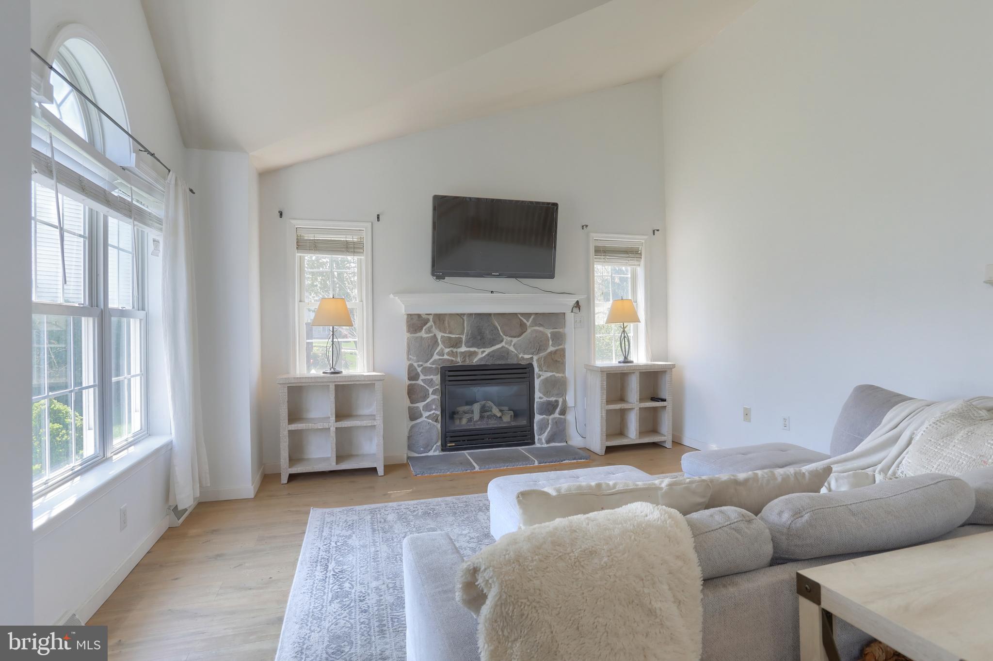 THE OAKS OF PALMYRA - Residential