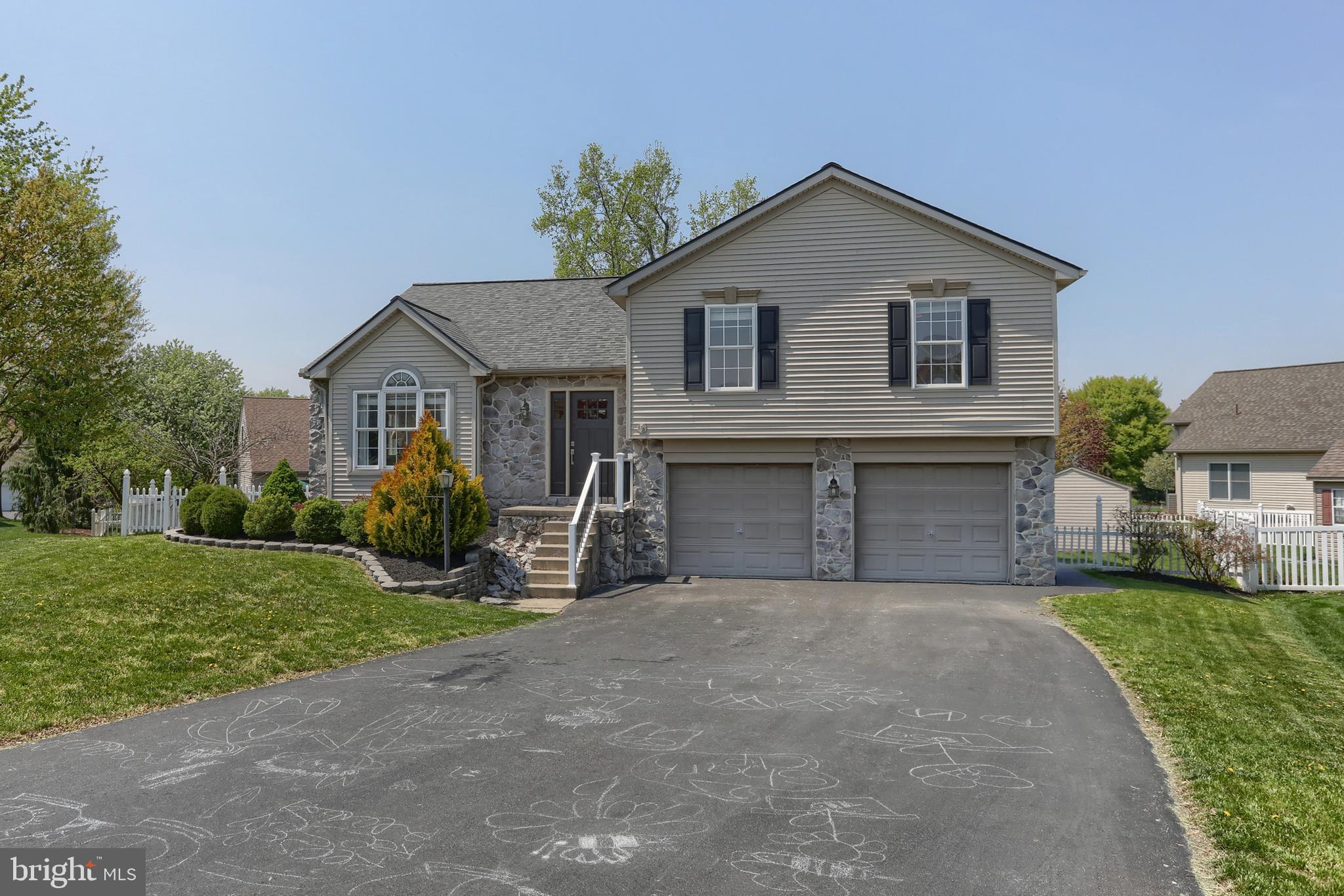39 RED MAPLE CIRCLE