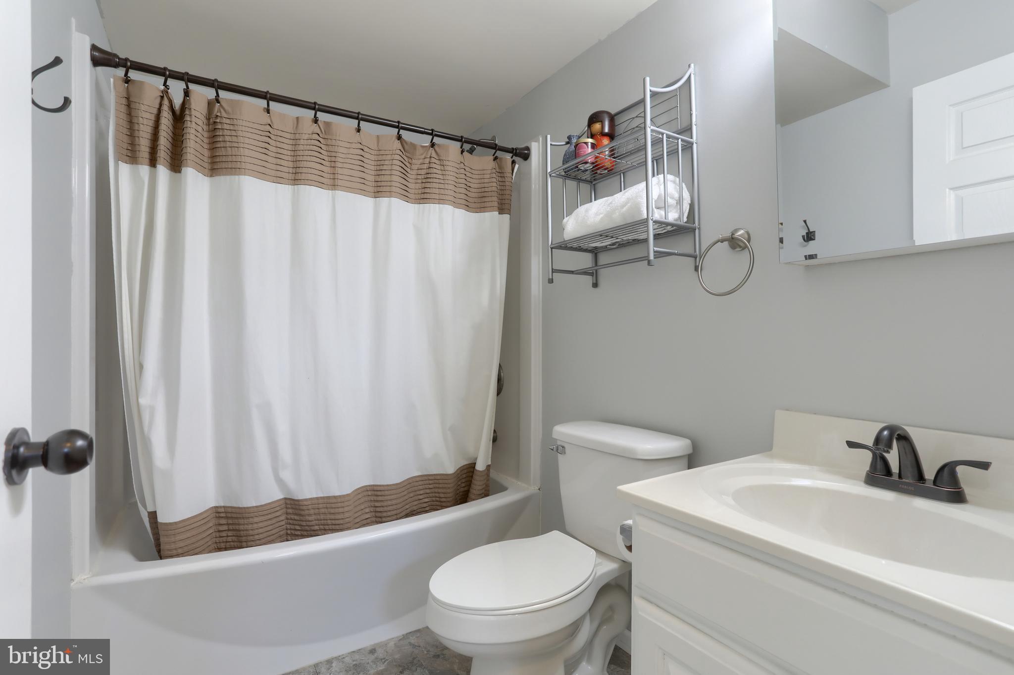 THE OAKS OF PALMYRA - Residential