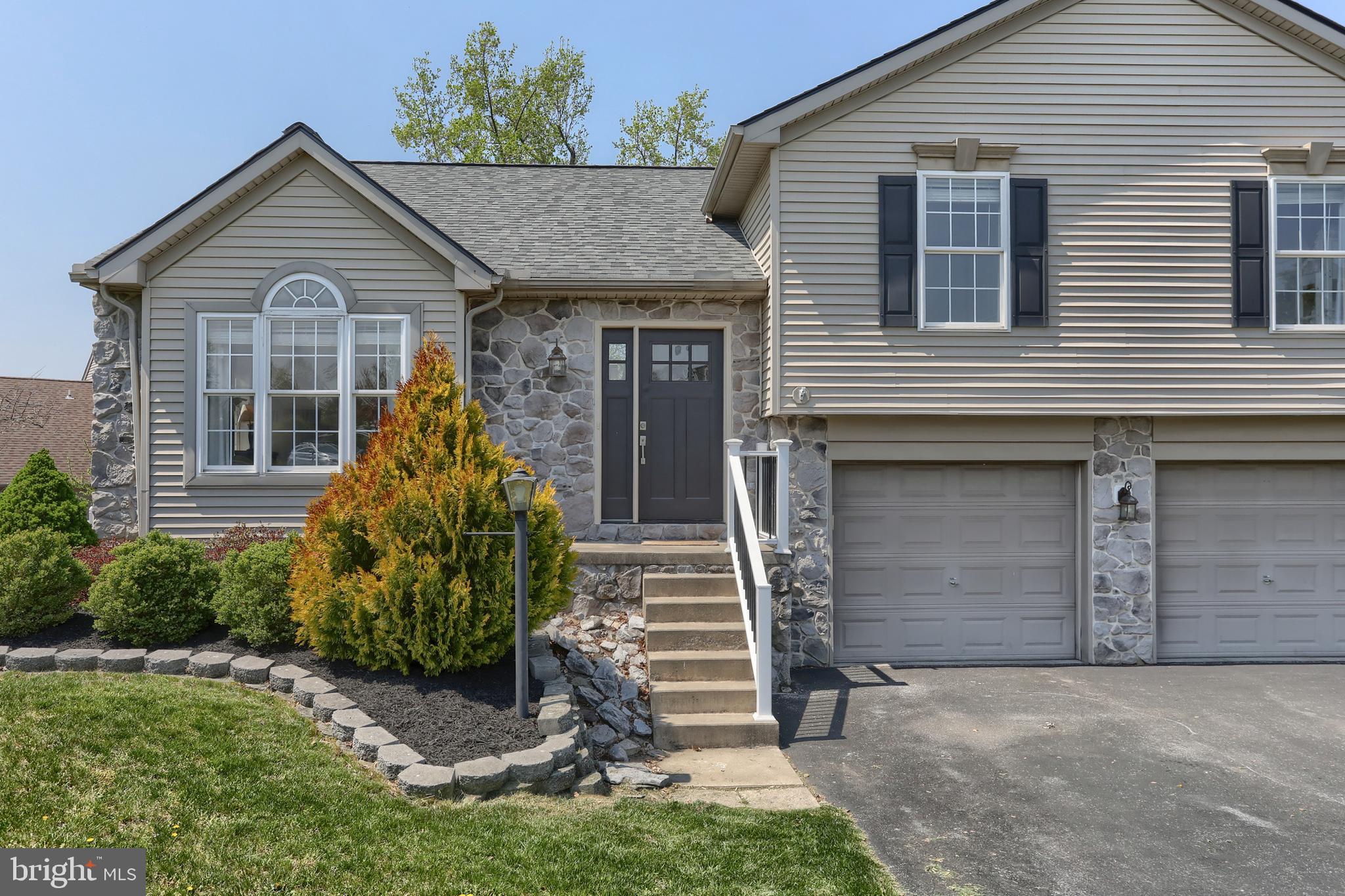 39 RED MAPLE CIRCLE