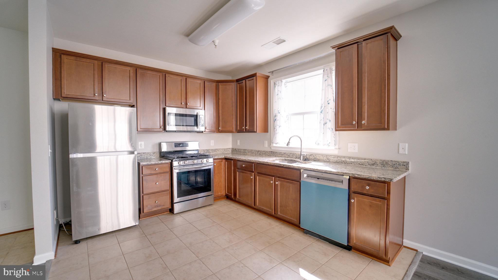 MERCER PARK CONDOMINIUM - Residential Lease